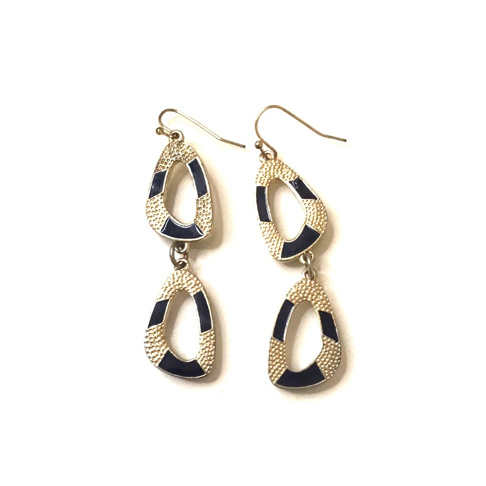 Dangle earrings